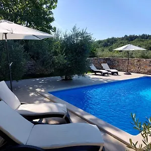 https://bed-and-breakfast-konoba-pjero.in-istria.net